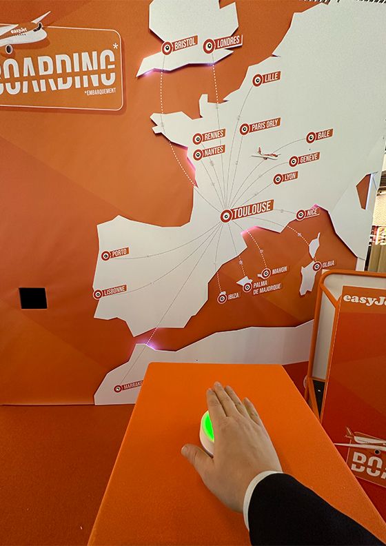 Joueur en action - Grand jeu Boarding Easyjet